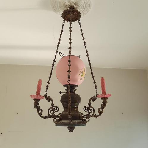 Antieke Franse romantische petroleumlamp, Antiek en Kunst, Antiek | Verlichting, Ophalen