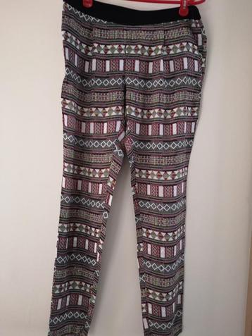 Lichtgewicht broek met patroon beschikbaar voor biedingen