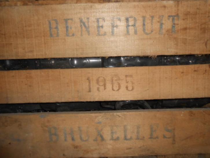 LOTJE STEVIGE  GROTE HOUTEN FRUITBAKKEN BRUXELLAS 1965, Huis en Inrichting, Woonaccessoires | Dienbladen, Zo goed als nieuw, Hout