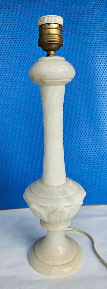 Vintage Carrara marmer tafellamp beschikbaar voor biedingen