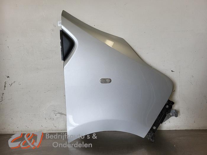 Scherm rechts-voor van een Opel Vivaro (L193), Auto-onderdelen, Carrosserie, Opel, Gebruikt, 3 maanden garantie, Ophalen of Verzenden