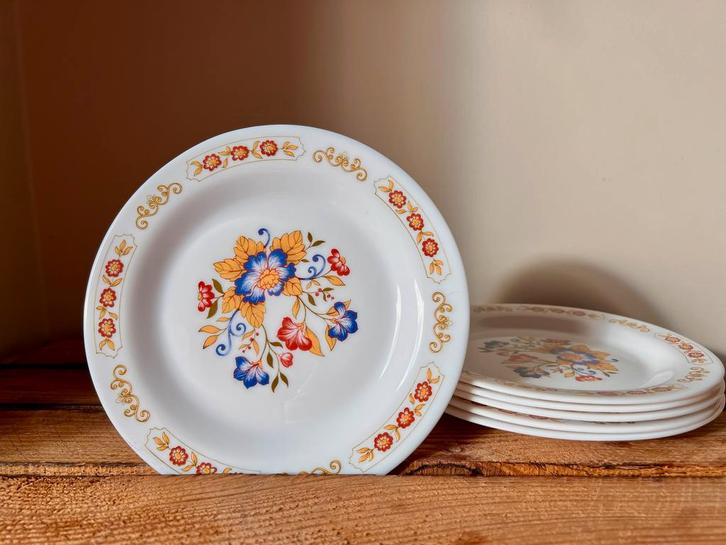 Set van 6 opaline bordjes Arcopal Delhi met passiebloem, Antiek en Kunst, Antiek | Servies los, Ophalen of Verzenden