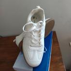 Witte basketbalsneakers, Primark, Wit, Ophalen of Verzenden, Zo goed als nieuw