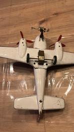 Ancien avion, Enlèvement