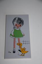 Vintage retro wandtegel van mosa meisje met eend 1960, Antiek en Kunst, Ophalen of Verzenden