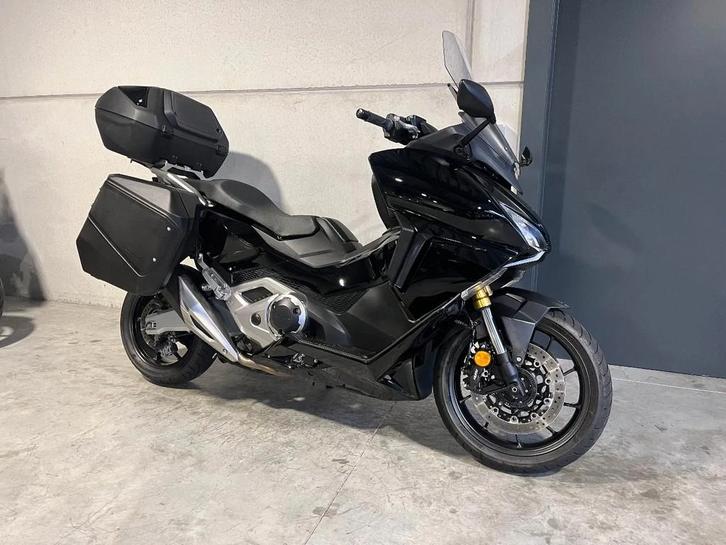 Honda Forza 750 met extra's in magnifieke staat (bj 2022), Motoren, Motoren | Honda, Bedrijf, Scooter, meer dan 35 kW