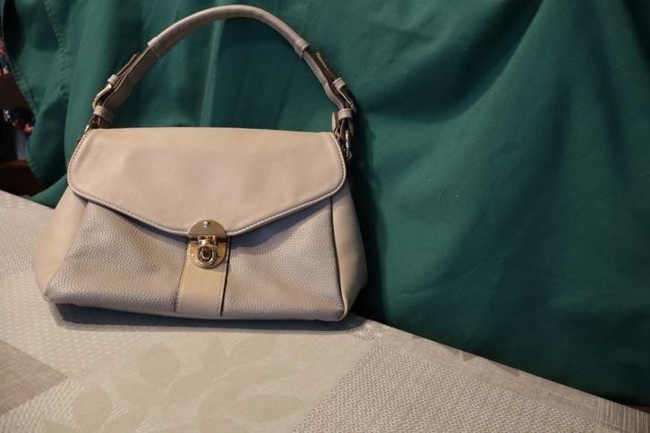 Nieuwe damehandstas Boo! Fashion, Handtassen en Accessoires, Tassen | Damestassen, Nieuw, Handtas, Beige, Ophalen of Verzenden