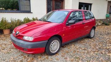 Alfa Romeo 145 -1.6i TwinSpark - 59000 KM-1e EIG - pour PIÈC