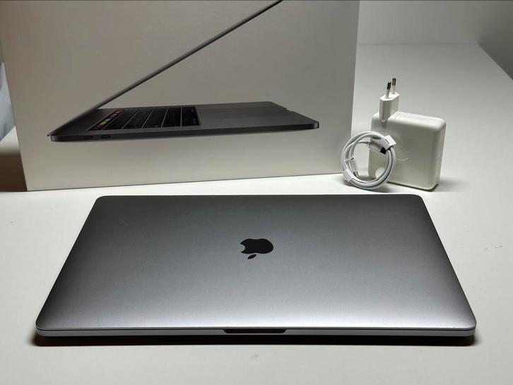 Apple Macbook Pro 2018 15 Inch 16GB RAM Retina Display, Computers en Software, Apple Macbooks, Zo goed als nieuw, MacBook Pro