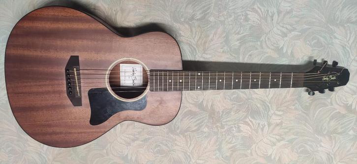 Harley Benton travel GS mini mahogany, Muziek en Instrumenten, Snaarinstrumenten | Gitaren | Akoestisch, Gebruikt, Western- of Steelstringgitaar