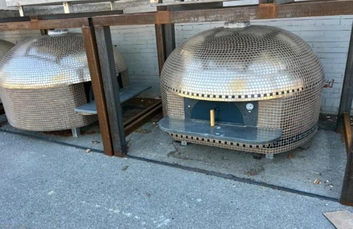 PIZZAOVEN OP HOUT EN GAS, Zakelijke goederen, Horeca | Keukenapparatuur, Ovens, Microgolfovens en Steamers, Nieuw in verpakking