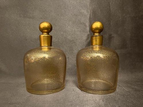 twee grote art-deco stijl flacons in glas, mogelijk Baccarat, Verzamelen, Parfumverzamelingen, Ophalen of Verzenden