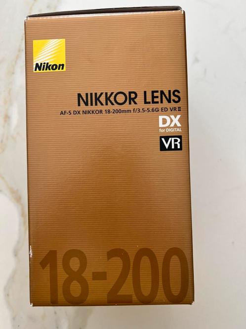 Nikon AF-S DX NIKKOR 18-200mm f/3.5-5.6G ED VR II, Audio, Tv en Foto, Foto | Lenzen en Objectieven, Zo goed als nieuw, Zoom, Ophalen of Verzenden