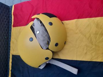 Flight Deck Crewman's, Helmets, Impact Resistant beschikbaar voor biedingen