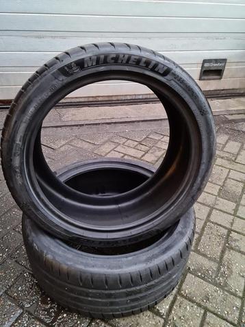 2x Nieuwe 235.40.19 Michelin PilotSport 4 zomerbanden beschikbaar voor biedingen