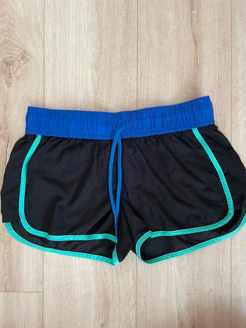 Sport short beschikbaar voor biedingen