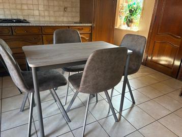 Tafel beschikbaar voor biedingen