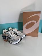 Asics gel kayano 14 maat 42, Ophalen, Zo goed als nieuw, Sneakers