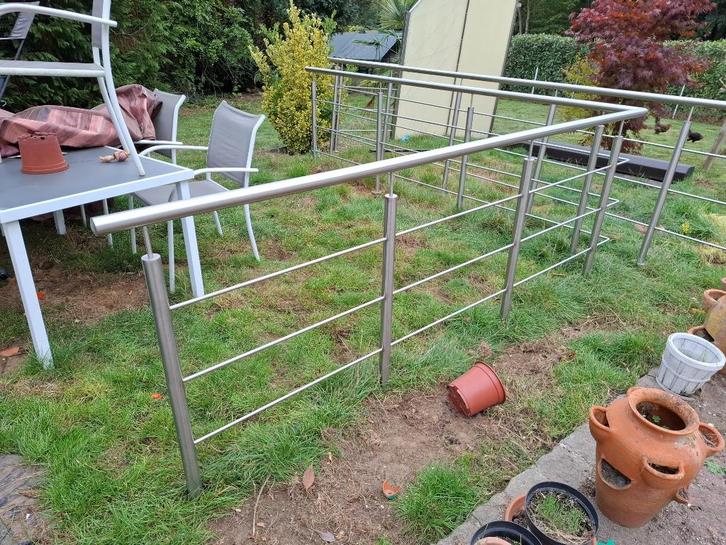Inox balustrade bestaand uit 2 delen, Doe-het-zelf en Bouw, Hang- en Sluitwerk, Zo goed als nieuw, Overige typen, Inox, Ophalen