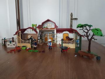 PLaymobil mooie uitgebreide manège beschikbaar voor biedingen