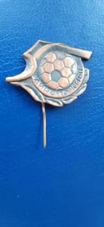 Speldje Dinamo Kiev 50 jaar 1977, Verzenden, Gebruikt, Sport, Speldje of Pin