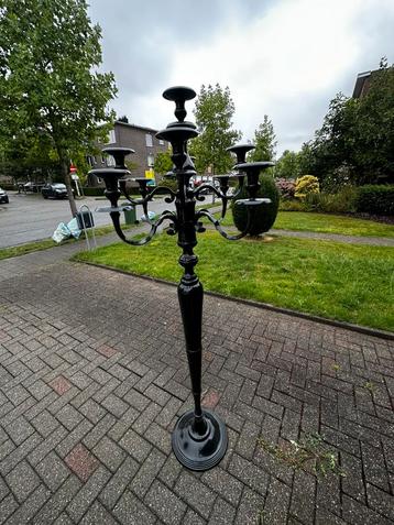 Vintage staande kandelaar – zwart metaal – 9-armig beschikbaar voor biedingen