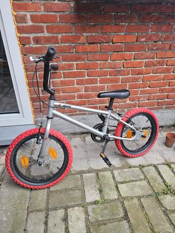 Kinder BMX 16" in nieuwstaat! Maar enkele keren gebruikt. beschikbaar voor biedingen
