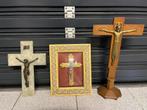 Twee kruisbeelden( rechtse is niet meer te koop), Antiek en Kunst, Ophalen of Verzenden