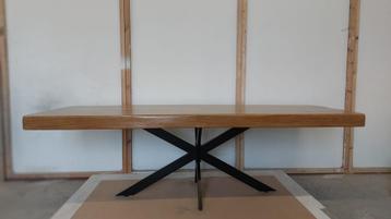 Table salle à manger en bois massif / Eettafel massief hout  beschikbaar voor biedingen