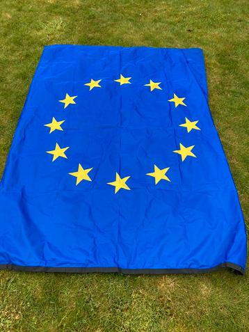 Grand drapeau européen, Enlèvement, Comme neuf