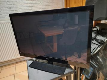 LG tv 42 inch (107cm)