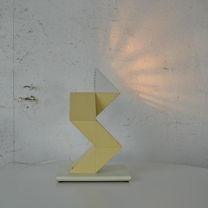 ZigZag desk light, Huis en Inrichting, Lampen | Tafellampen, Gebruikt, Minder dan 50 cm, Kunststof, Ophalen