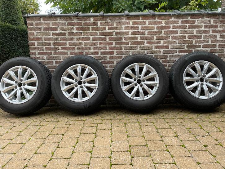 Winterbanden 235/65 R17 op velgen, Auto-onderdelen, Banden en Velgen, Banden en Velgen, Winterbanden, 17 inch, Gebruikt, Ophalen