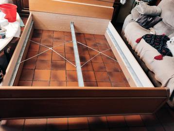 Bed van 160   beschikbaar voor biedingen