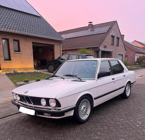 BMW 520i E28, Auto's, BMW, Particulier, 5 Reeks, Benzine, Handgeschakeld, Wit, Ophalen