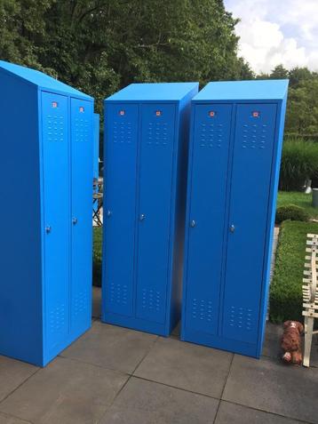 Degelijke 2 - deurs lockers , lockerkasten . Als nieuw ! beschikbaar voor biedingen