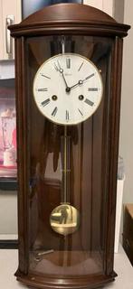 Hermle noten houten klok, Ophalen, Zo goed als nieuw, Analoog, Wandklok