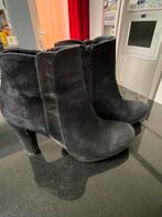 Gratis Enkelbotjes in Daim - maat 39, Kleding | Dames, Zwart, Lage of Enkellaarzen, Ophalen of Verzenden, Gedragen