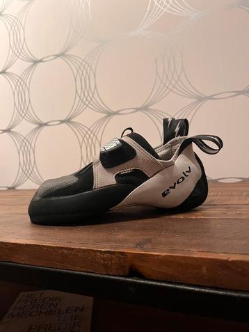 Evolv Zenist klimschoenen maat 43 beschikbaar voor biedingen