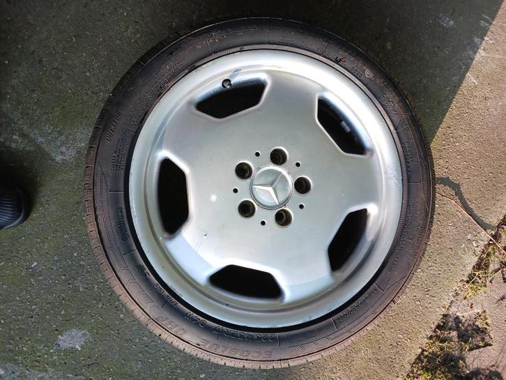 Ik zoek : Mercedes W124 copy AMG wielen, Auto-onderdelen, Banden en Velgen, Velg(en), 17 inch, Personenwagen, Ophalen