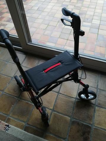 Rollator nieuw opvouwbaar..  beschikbaar voor biedingen