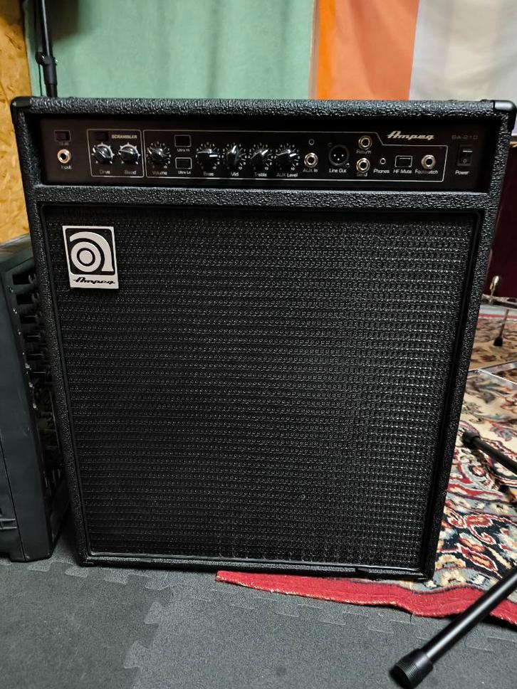 Ampeg BA210, Muziek en Instrumenten, Versterkers | Bas en Gitaar, Zo goed als nieuw, Basgitaar, 100 watt of meer, Ophalen