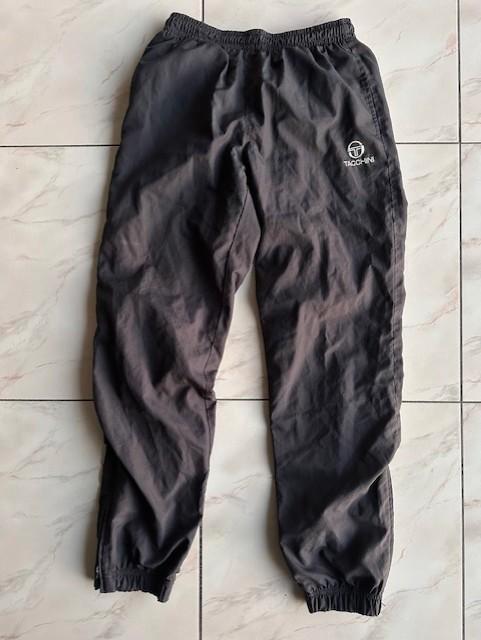 Pantalon de sport Sergio Tacchini taille S (nr1556a), Vêtements | Hommes, Vêtements de sport, Porté, Général, Taille 46 (S) ou plus petite