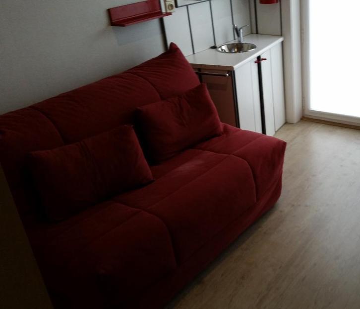 zetelbed 140 x 200 cm, Huis en Inrichting, Slaapkamer | Slaapbanken, Gebruikt, 140 cm, 200 cm, Tweepersoons, Rood, Ophalen