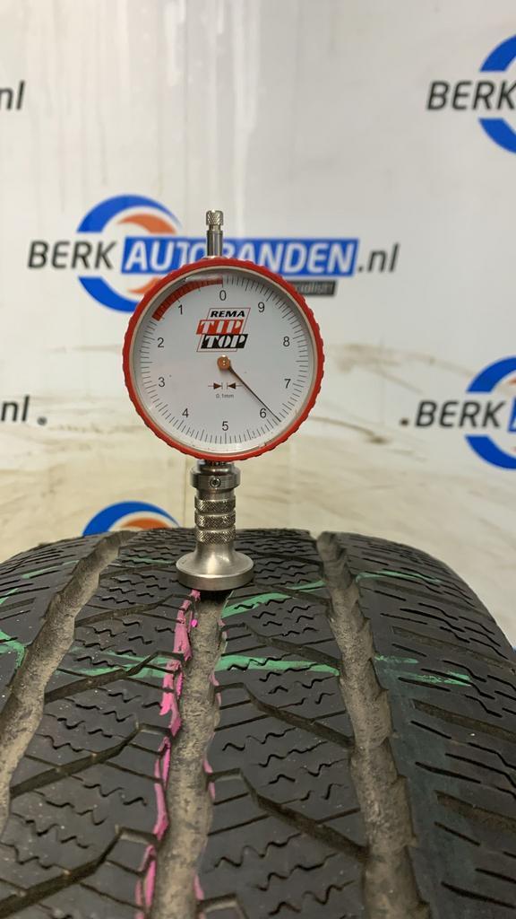 4x Continental VanContactWinter 205/65 R16C 101/103T 205/65/, Auto-onderdelen, Banden en Velgen, Band(en), Winterbanden, 16 inch