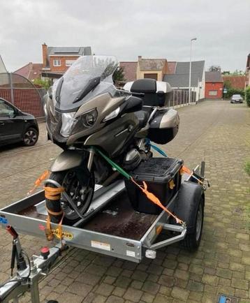 Motor aanhangwagen Humbaur (dubbele) beschikbaar voor biedingen