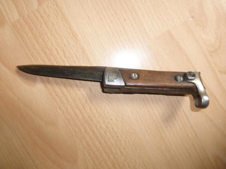 Italiaanse opvouwbare bajonet Carcano 1938 zonder schede, Verzamelen, Militaria | Tweede Wereldoorlog, Landmacht, Mes of Dolk