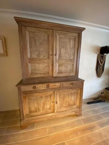Eiken antieke kast  beschikbaar voor biedingen