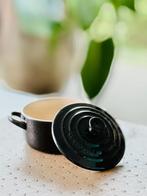 Le Creuset Mini Stoofpan in Aardewerk ebbenzwart - 6 stuks, Huis en Inrichting, Keuken | Potten en Pannen, Ophalen, Nieuw, Overige materialen