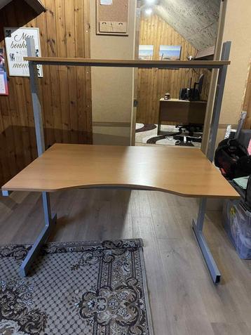 Ikea-bureau beschikbaar voor biedingen